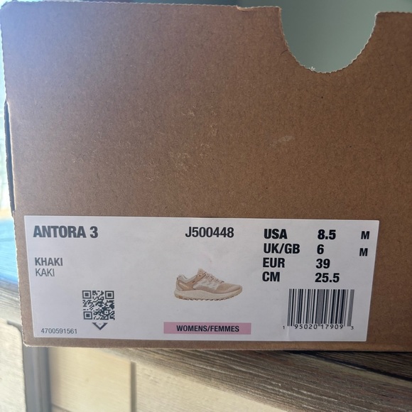 Merrell Beige Trail Running Shoes - Picture 13 of 15